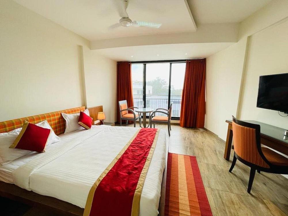 Om Sanctuary Resort By Pinks Hospitality Rupāwati المظهر الخارجي الصورة