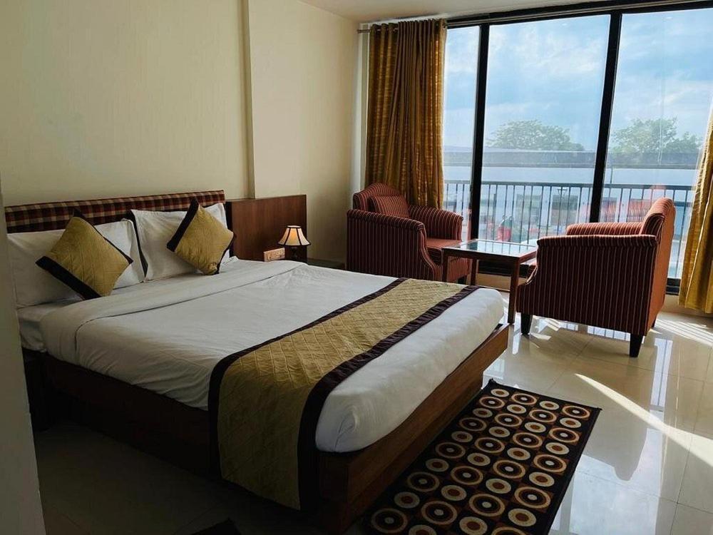Om Sanctuary Resort By Pinks Hospitality Rupāwati المظهر الخارجي الصورة