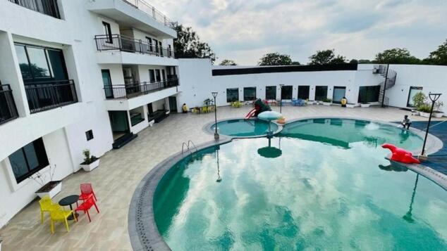 Om Sanctuary Resort By Pinks Hospitality Rupāwati المظهر الخارجي الصورة